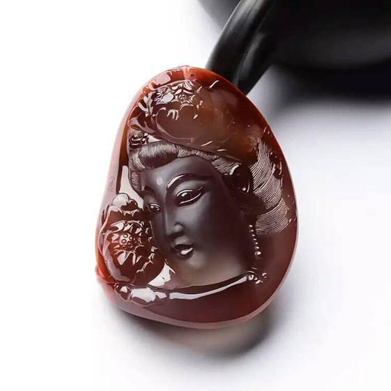 瑞丽国际珠宝翡翠学校方美旺(缅甸籍)玉雕作品