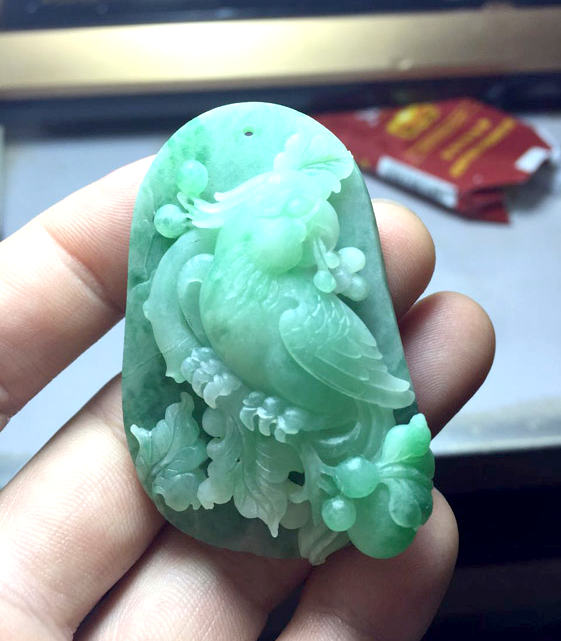 濮玉飞 玉雕作品:鹦鹉