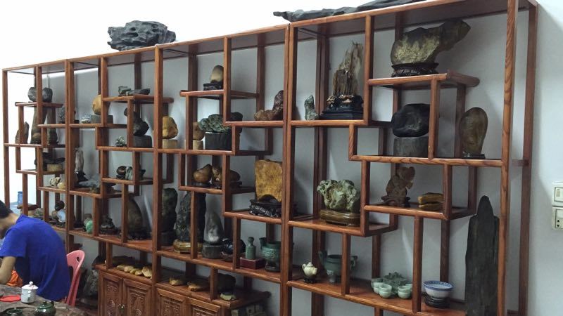 胡慧银的翡翠玉雕工作室